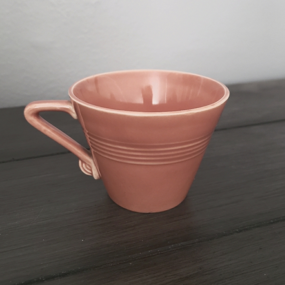 Harlequin Ware tea cup in Rose